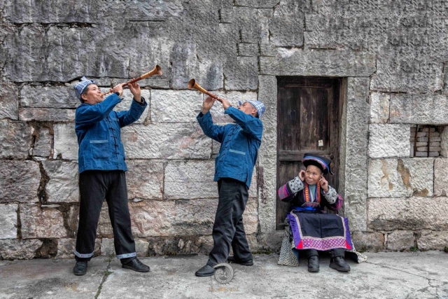 $vo['fname']|default='摄于安顺市西秀区牛蹄关村 马来西亚 拿督雷宗堂作品