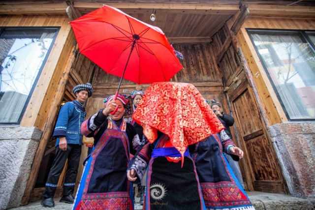 $vo['fname']|default='牛蹄关村 马来西亚 拿督雷宗堂贵州作品