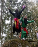 $vo['fname']|default='镜头聚焦安顺新阳坡木高台地戏，以仰角捕捉表演者立于高台的英武身姿，铠甲银饰在日光下泛着古战场的凛冽光泽。特写脸谱上的油彩与眉宇间的张力，远景收进台下村民的凝神注视。快门定格于腾跃瞬间的衣袂翻飞，让六百年军屯记忆在高台之上，借铿锵舞步与炽热目光，完成一次与历史的对话。