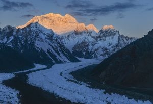 布洛阿特峰