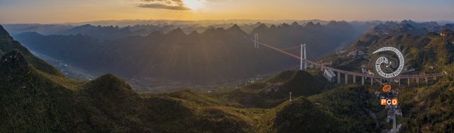 峡谷之巅的坝陵河大桥