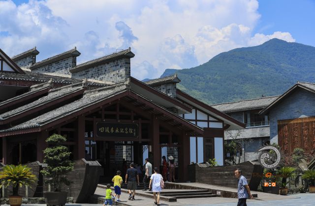 红色土城