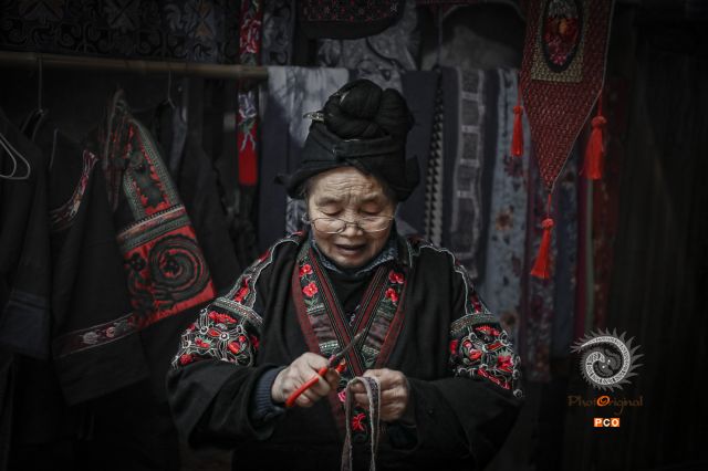 《苗绣》