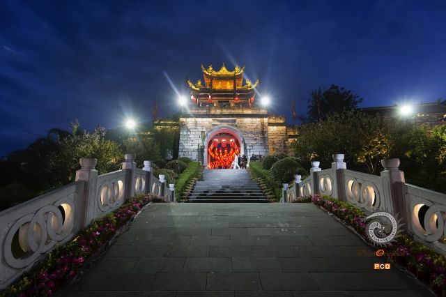青岩北门夜景