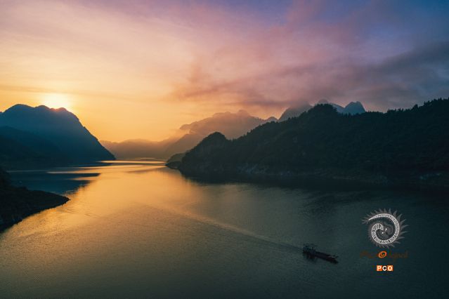 《乌江晨曦》