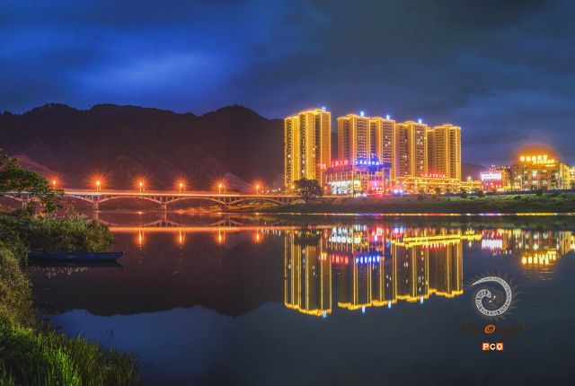 《江景名城》