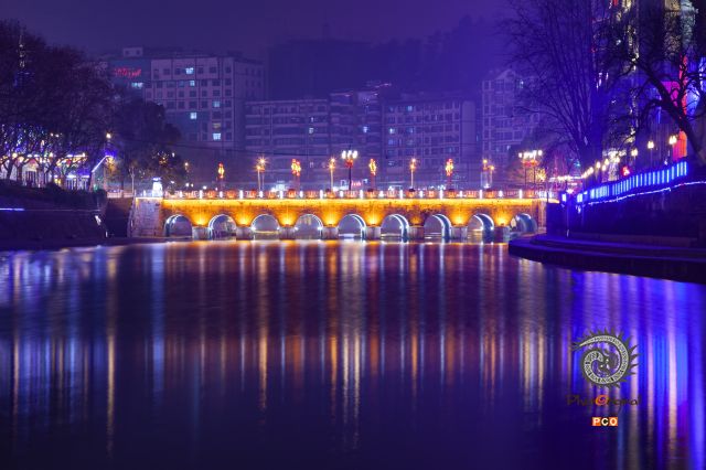 遵义新华侨夜景
