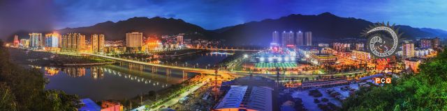 《夜幕榕江城》