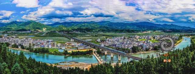 《跨坝越江美河山》