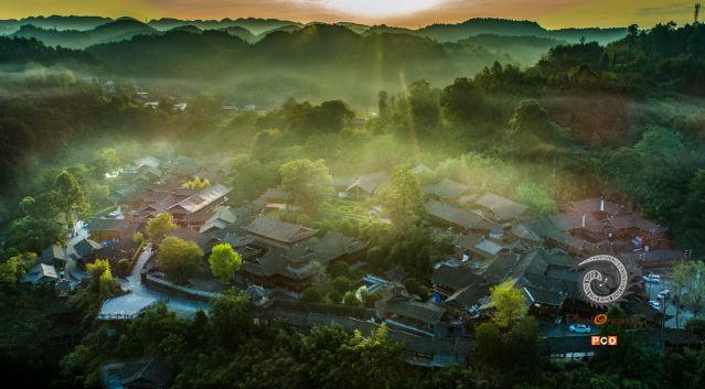 旭日苗王城