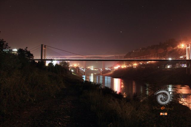 《乌江镇夜景》