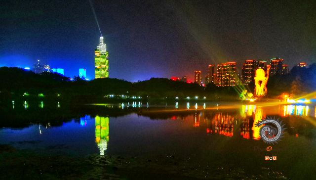《观山湖夜色》