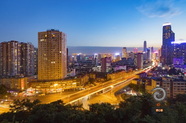 万东桥金色夜