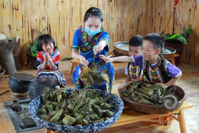 侗家萌娃的快乐端午