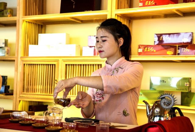 专业组〈冲泡类〉茶道  组照6