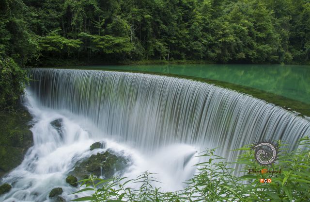 荔波环瀑