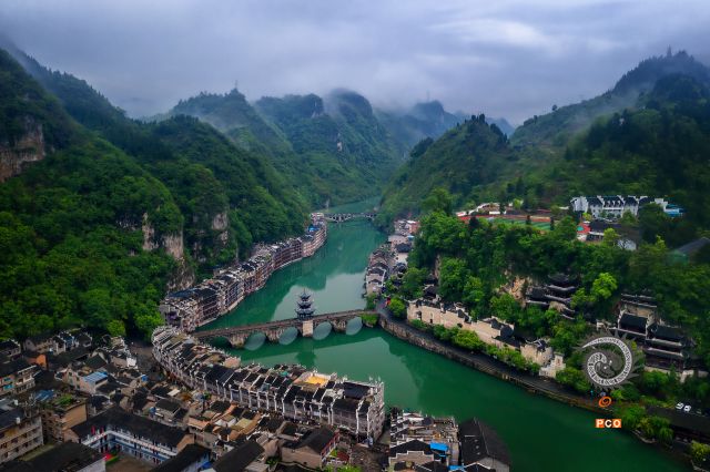 青山碧水间