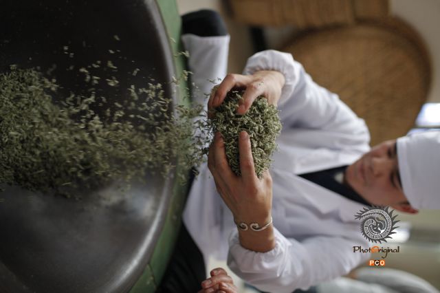 手工炒茶