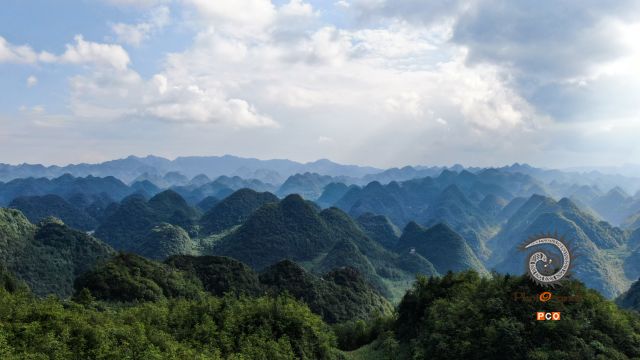 航拍万峰林