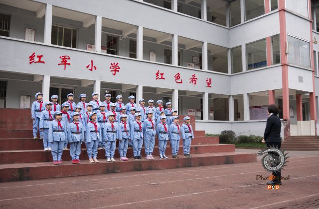 红军精神代代传