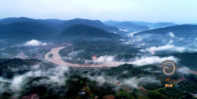 烟雨山水（赤水河流域）  王怀茂摄  18984293516