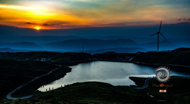 《碧水夕阳》