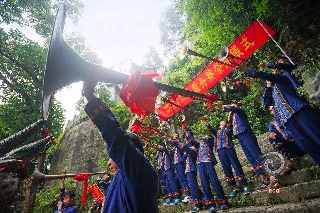 镇远龙舟赛祭龙仪式