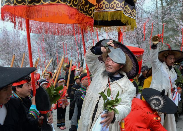 祭花神仪式中的彝族达摩