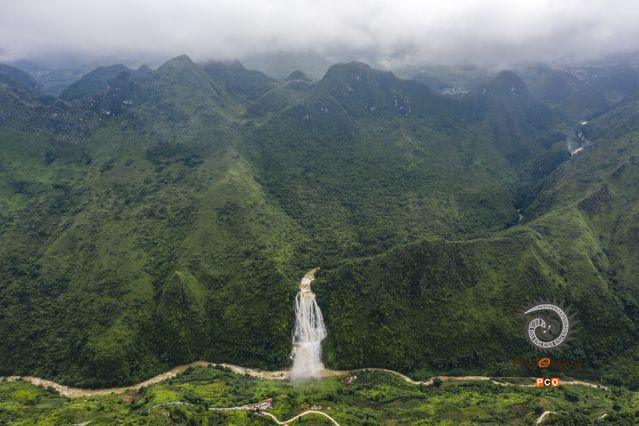 关岭  坝陵河滴水潭瀑布