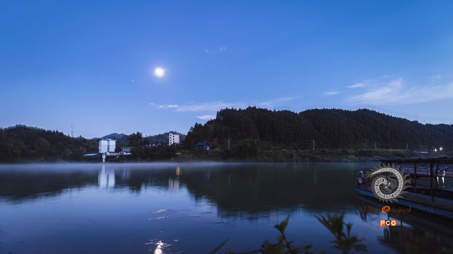 月光下的八洋