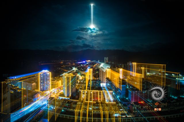 追光逐影