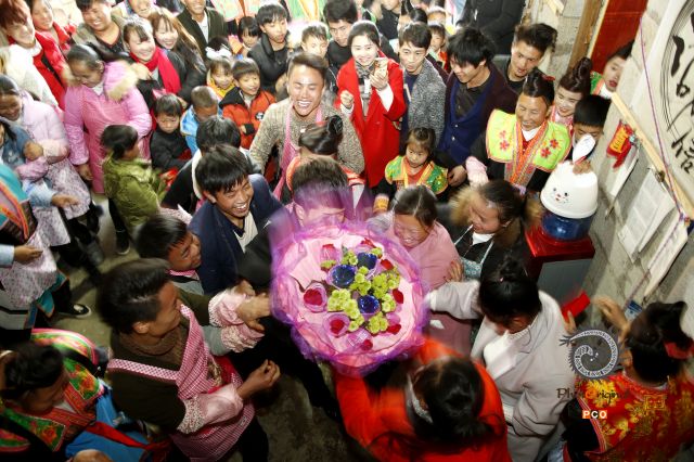 闹新婚