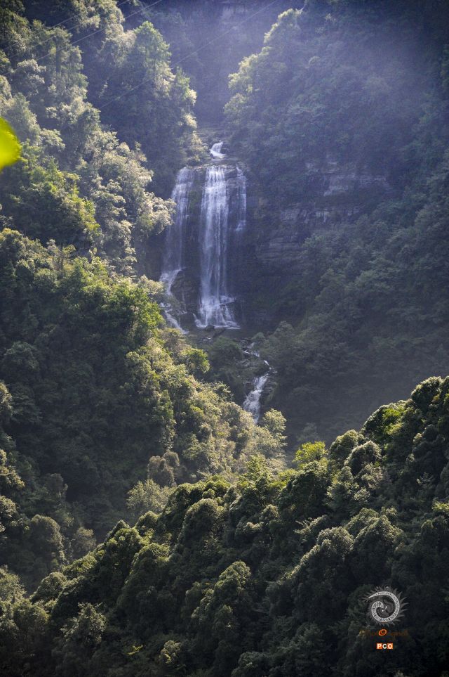 《梦幻山泉》