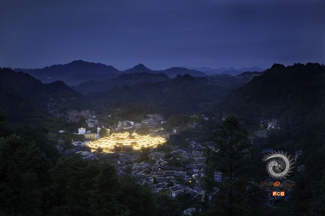 苗寨夜景