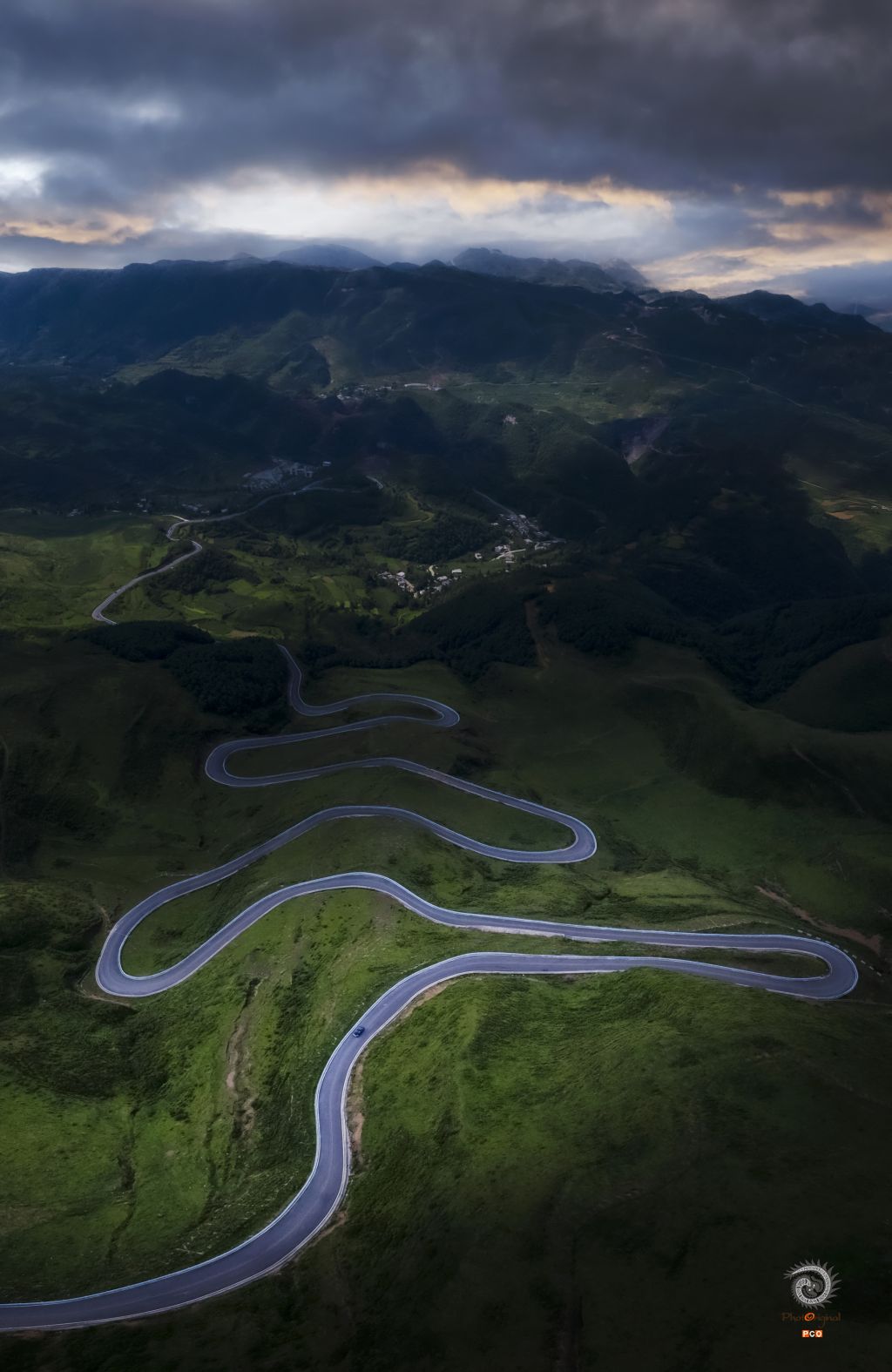 阿西里西·韭菜坪 盘山公路