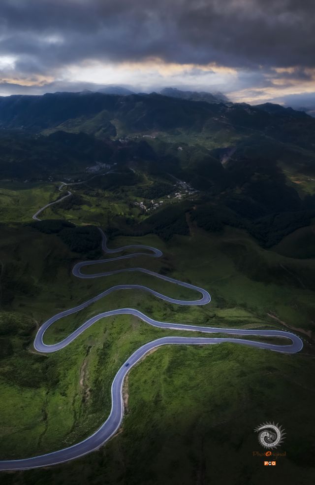 阿西里西·韭菜坪 盘山公路
