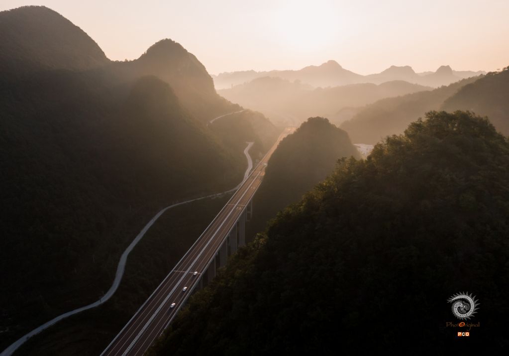 晨曦 · 黔行