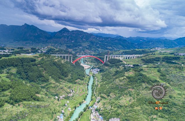 修建中的大小井大桥