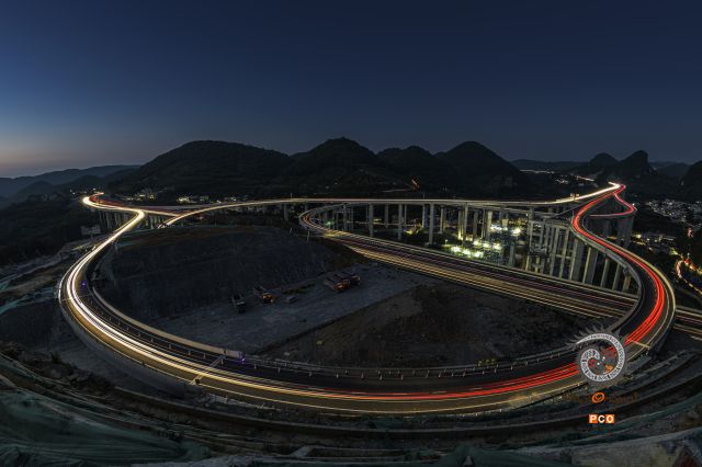 枢纽互通夜景