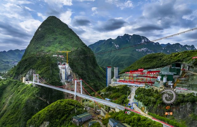 《阿志河大桥》和在建的《乌蒙山特大桥》
