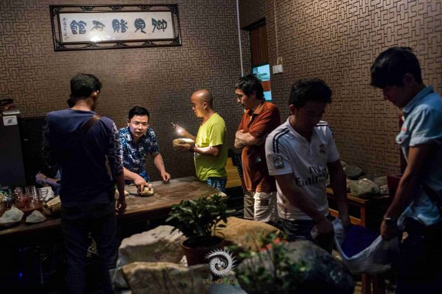 翡翠的血色之路