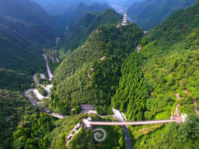 《遵义娄山关》