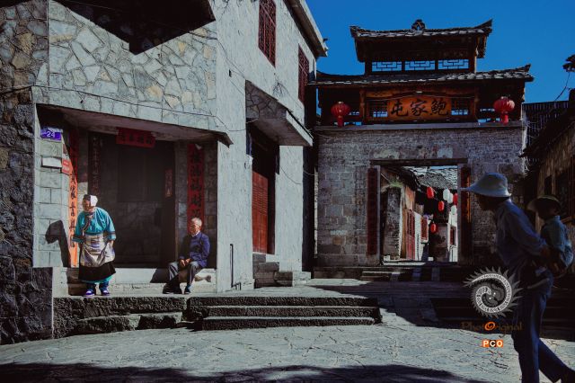 鲍家屯一瞬