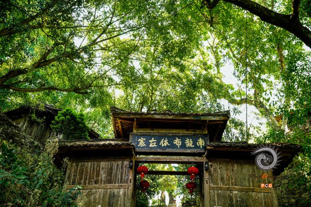 《南龙村：藏于四月黔西南的古朴遗珠》