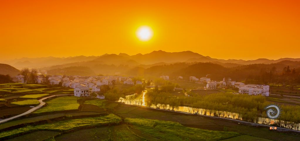 夕照浪塘