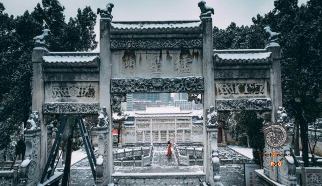 《地戏》