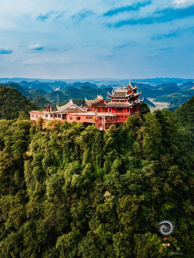 《云鹫寺》
