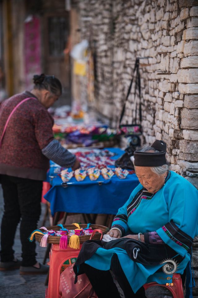 《服饰》