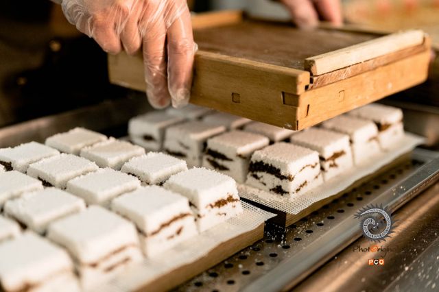 《屯堡美食松糕粑》