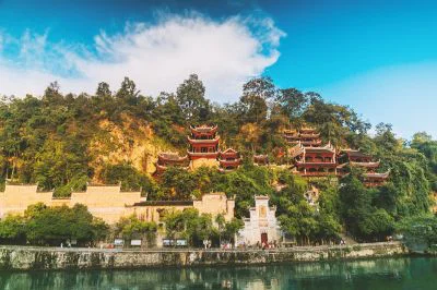 《青龙洞》